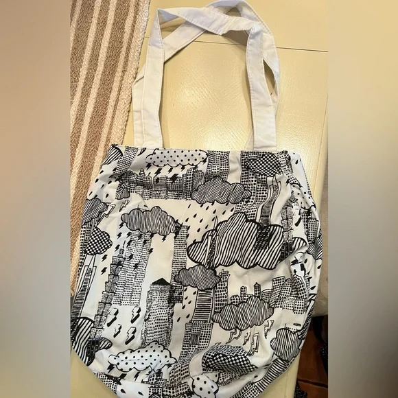 H&M Monochrome Graphic Tote Bag - Picture 2 of 3